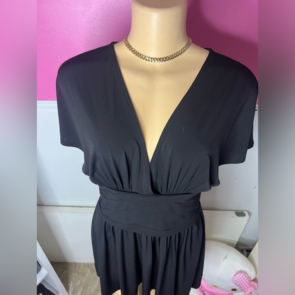 Elegant Black Dress - Picture 5 of 8